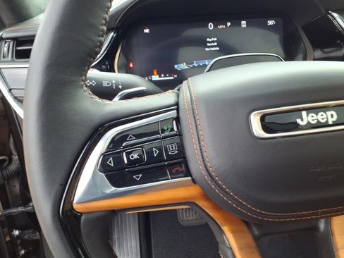 Used 2024 Jeep Grand Cherokee L Summit AWD/4WD image 18