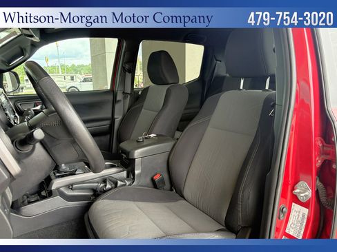 Used 2021 Toyota Tacoma TRD Off-Road w/ Technology Package AWD/4WD image 9