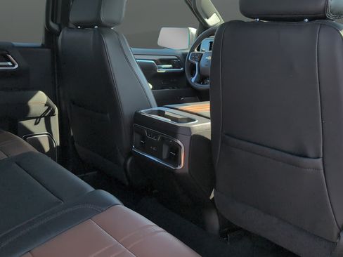 Used 2024 Chevrolet Silverado 1500 High Country w/ High Country Premium Package AWD/4WD image 23
