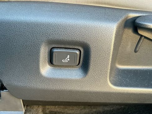 Used 2025 Toyota Tacoma SR5 RWD image 12