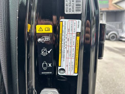 Used 2023 Jeep Wrangler Unlimited w/ Sun & Screen Package image 74