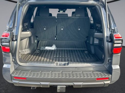 Used 2026 Toyota 4Runner SR5 AWD/4WD image 13