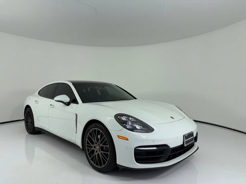 Used 2022 Porsche Panamera image 9