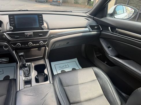 Used 2018 Honda Accord Sport image 14