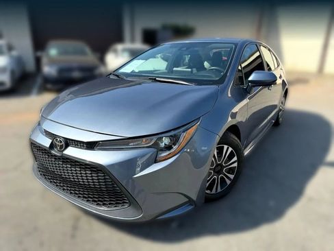 Used 2021 Toyota Corolla L image 4