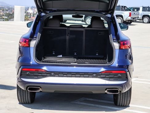 Used 2025 Audi Q5 Premium w/ Convenience Package AWD/4WD image 34