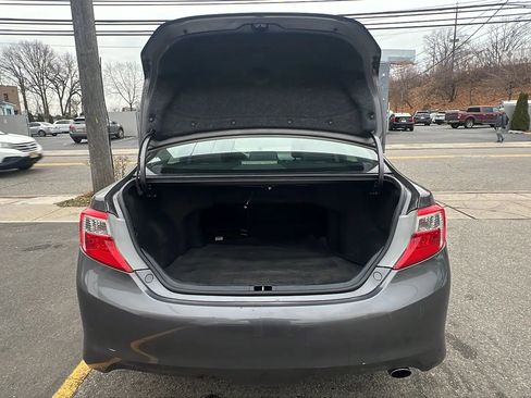 Used 2012 Toyota Camry XLE image 9