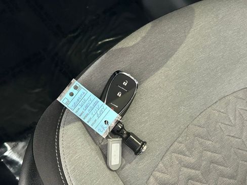 Used 2024 Chevrolet Equinox LS image 43