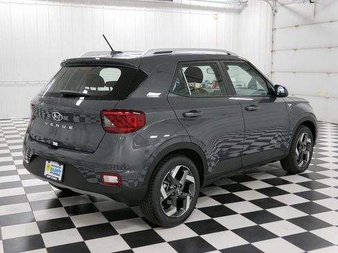 Used 2025 Hyundai Venue SEL image 3