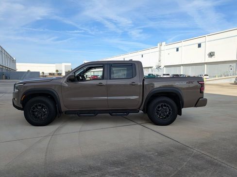 Used 2024 Nissan Frontier PRO-4X w/ Pro Premium Package image 9