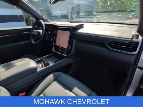 Used 2024 GMC Acadia AT4 w/ Luxury Package AWD/4WD image 30