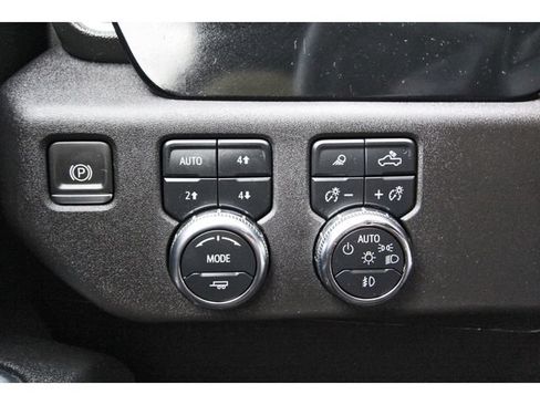 Used 2024 GMC Sierra 2500 SLT w/ Texas SLT Premium Package AWD/4WD image 18