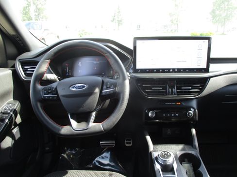 Used 2024 Ford Escape ST-Line w/ Tech Pack #1 AWD/4WD image 17