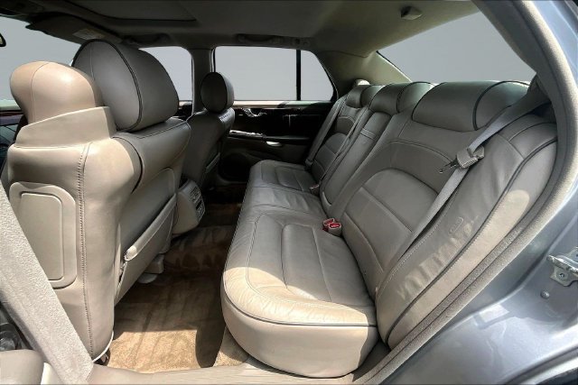 Used 2005 Cadillac De Ville w/ Limited Edition Package FWD image 21