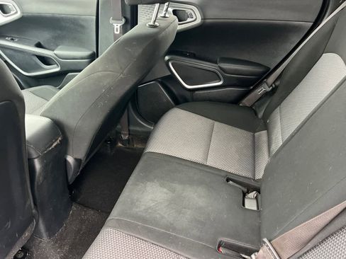 Used 2022 Kia Soul LX w/ Technology Package image 5