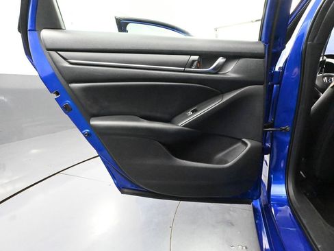 Used 2018 Honda Accord Sport image 33