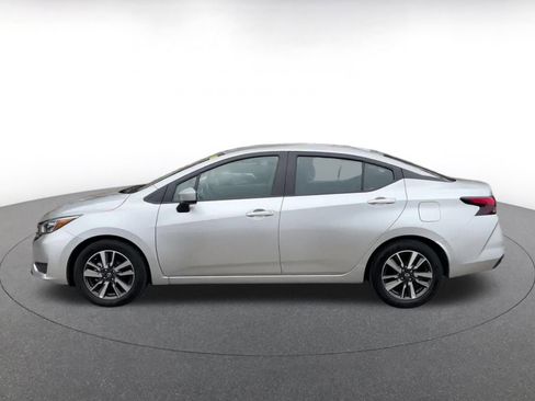 Used 2025 Nissan Versa SV image 8