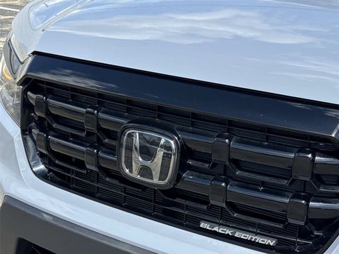 Used 2025 Honda Ridgeline Black Edition image 10