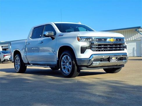 Used 2024 Chevrolet Silverado 1500 LTZ image 3
