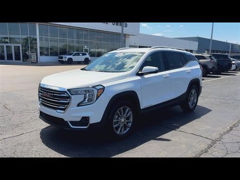Certified 2024 GMC Terrain SLT AWD/4WD image 4