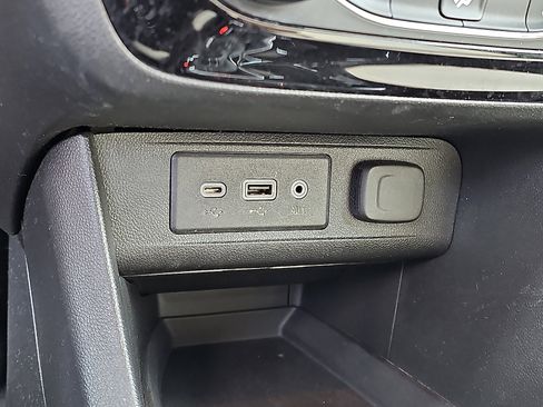 Used 2021 Buick Encore GX Preferred w/ Cold Weather Comfort Package image 24