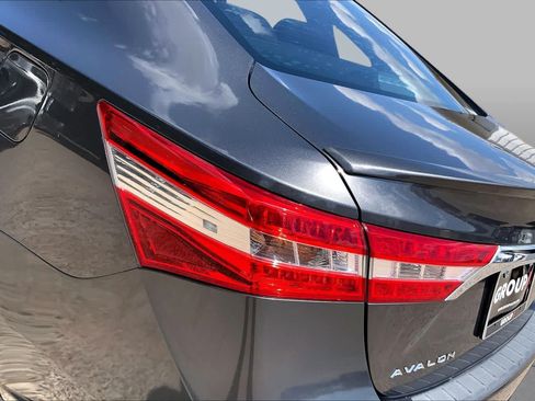 Used 2015 Toyota Avalon XLE Touring FWD image 29