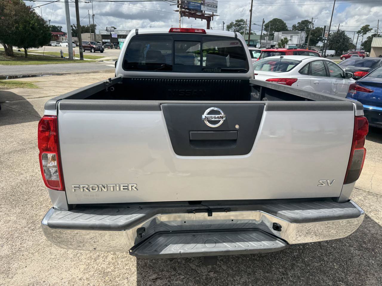 Used 2012 Nissan Frontier SV RWD image 3