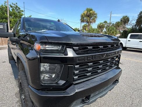 Used 2022 Chevrolet Silverado 2500 Custom w/ Custom Value Package AWD/4WD image 9