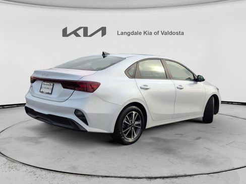 Used 2024 Kia Forte LXS FWD image 4