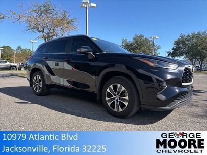 Used 2023 Toyota Highlander LE
