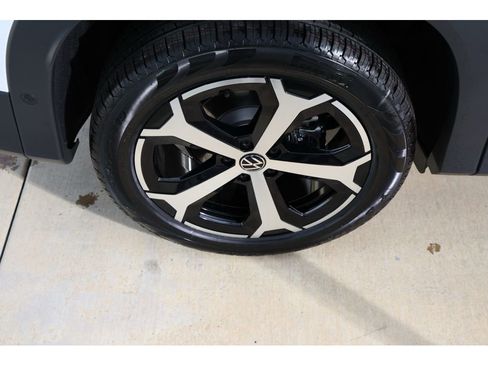 New 2026 Volkswagen Tiguan SE image 20