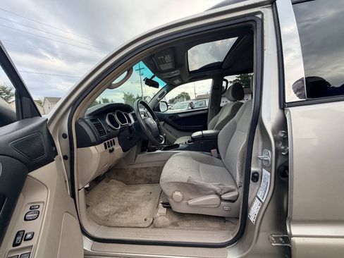Used 2004 Toyota 4Runner SR5 AWD/4WD image 51