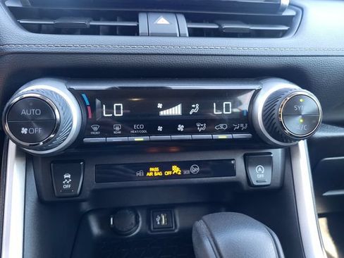 Used 2025 Toyota RAV4 XLE FWD image 18