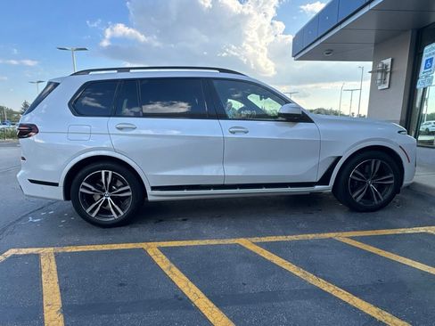 Used 2024 BMW X7 xDrive40i w/ M Sport Package AWD/4WD image 3