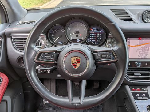 Certified 2024 Porsche Macan S AWD/4WD image 8