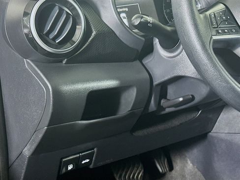 Used 2024 Nissan Kicks SV image 17