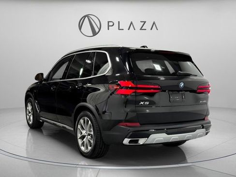 New 2026 BMW X5 xDrive50e image 4