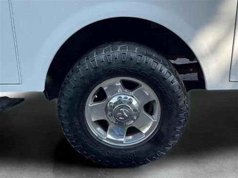 Used 2018 RAM 3500 Tradesman w/ Chrome Appearance Group RWD image 40