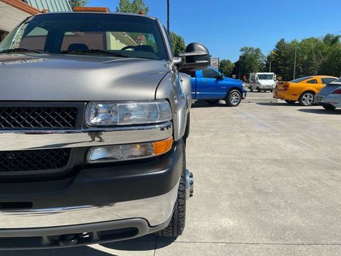 Used 2002 Chevrolet Silverado 3500 LS AWD/4WD image 4