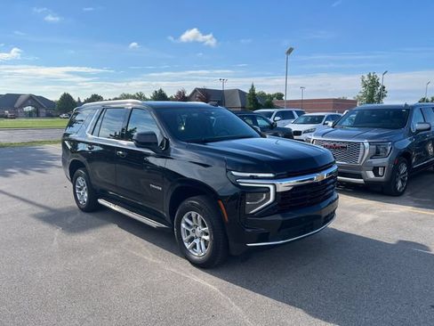 Used 2025 Chevrolet Tahoe LS AWD/4WD image 3
