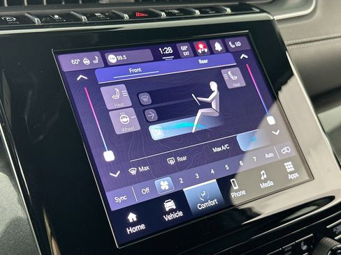 Used 2023 Jeep Grand Cherokee L Laredo image 15