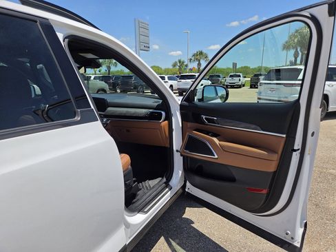Used 2025 Kia Telluride SX X-Line AWD/4WD image 19