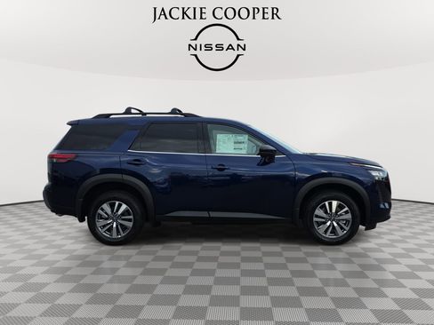 New 2026 Nissan Pathfinder SL w/ Cargo Package AWD/4WD image 4