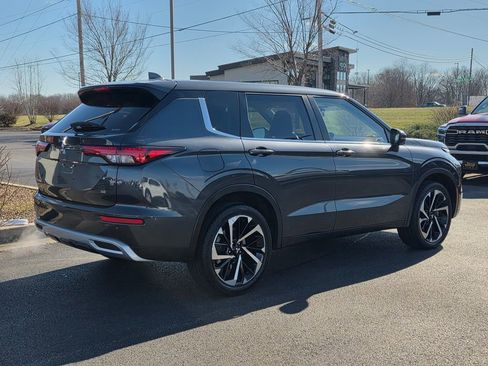 Used 2024 Mitsubishi Outlander SE image 5