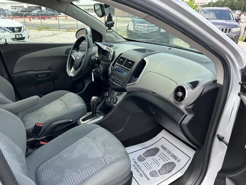 Used 2016 Chevrolet Sonic LS image 15