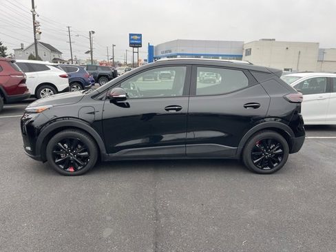 Used 2023 Chevrolet Bolt EUV LT w/ Convenience Package image 4