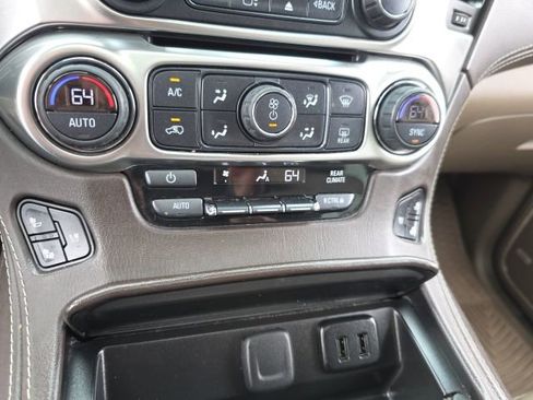 Used 2017 Chevrolet Suburban Premier AWD/4WD image 37