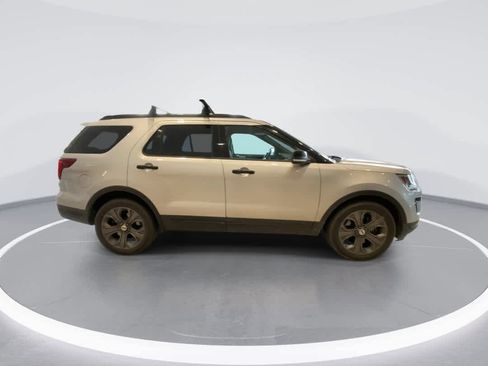 Used 2018 Ford Explorer Sport w/ Equipment Group 401A AWD/4WD image 9