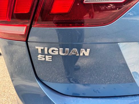 Used 2018 Volkswagen Tiguan SE w/ Panoramic Sunroof Package AWD/4WD image 16