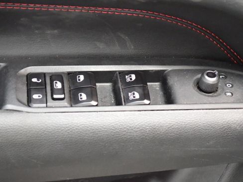 Used 2025 Jeep Compass Trailhawk AWD/4WD image 14